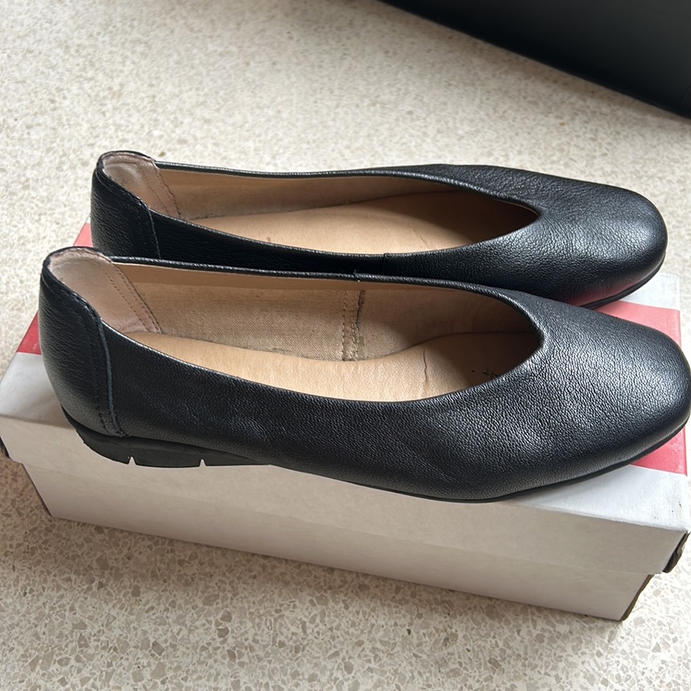 SOUL by NATURALIZER 8.5w stylish, comfortable, excellent condition, almost new.